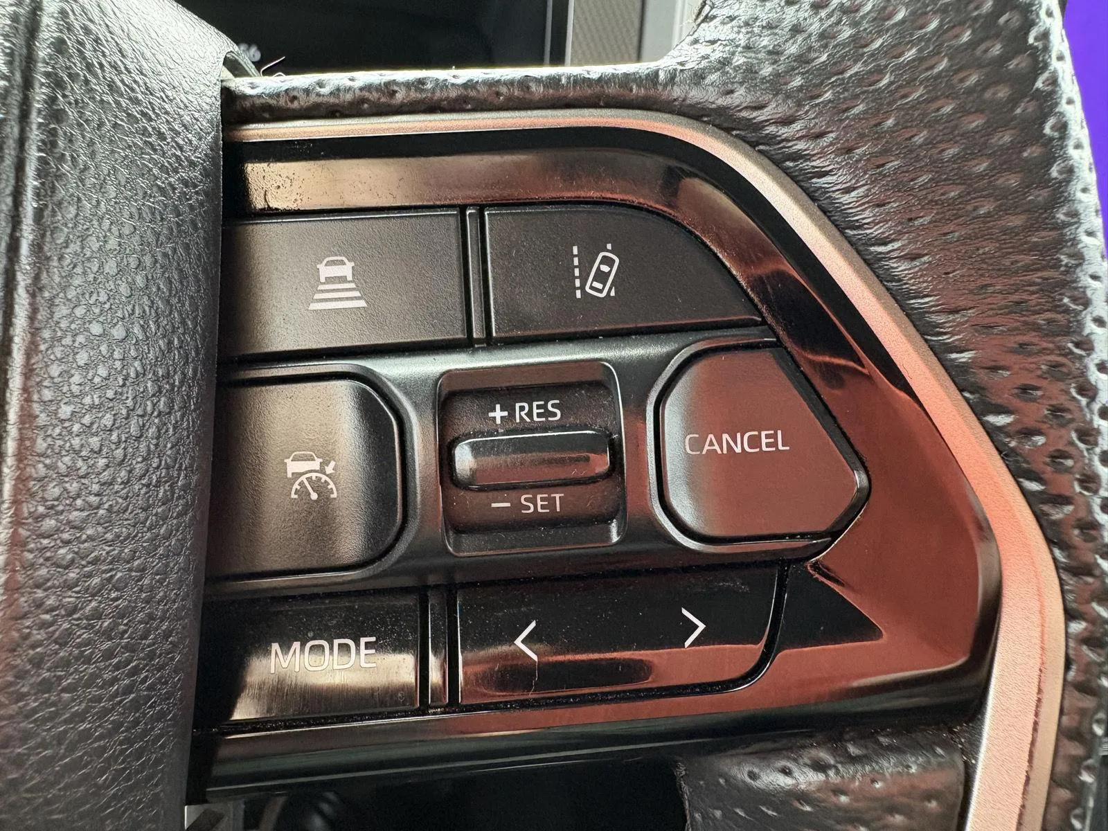 Toyota Sequoia photo 12
