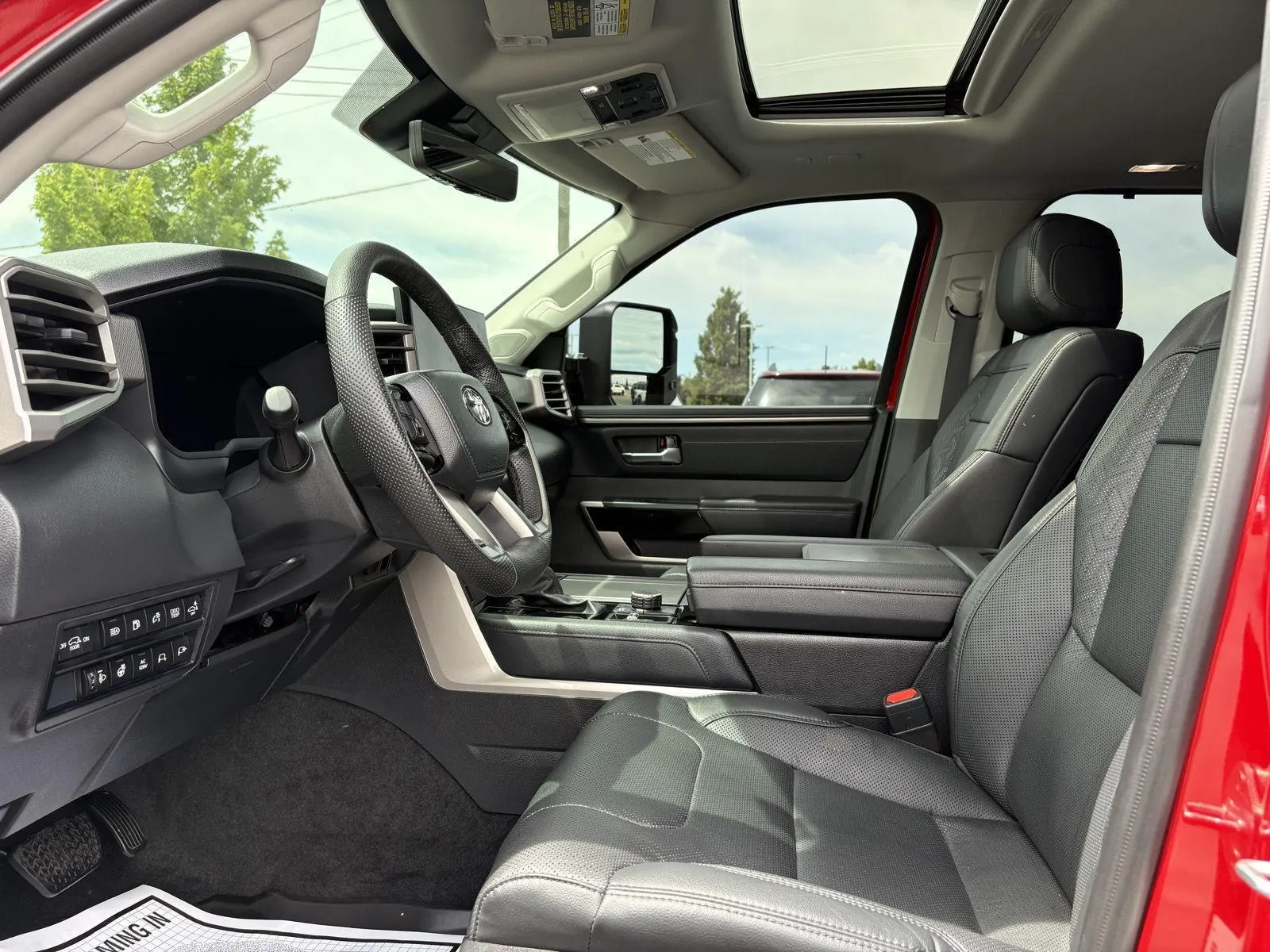 Toyota Sequoia photo 17
