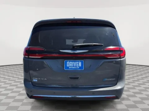 More photos of 2021 Chrysler Pacifica Hybrid Touring L at Driven, ID