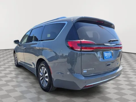 More photos of 2021 Chrysler Pacifica Hybrid Touring L at Driven, ID