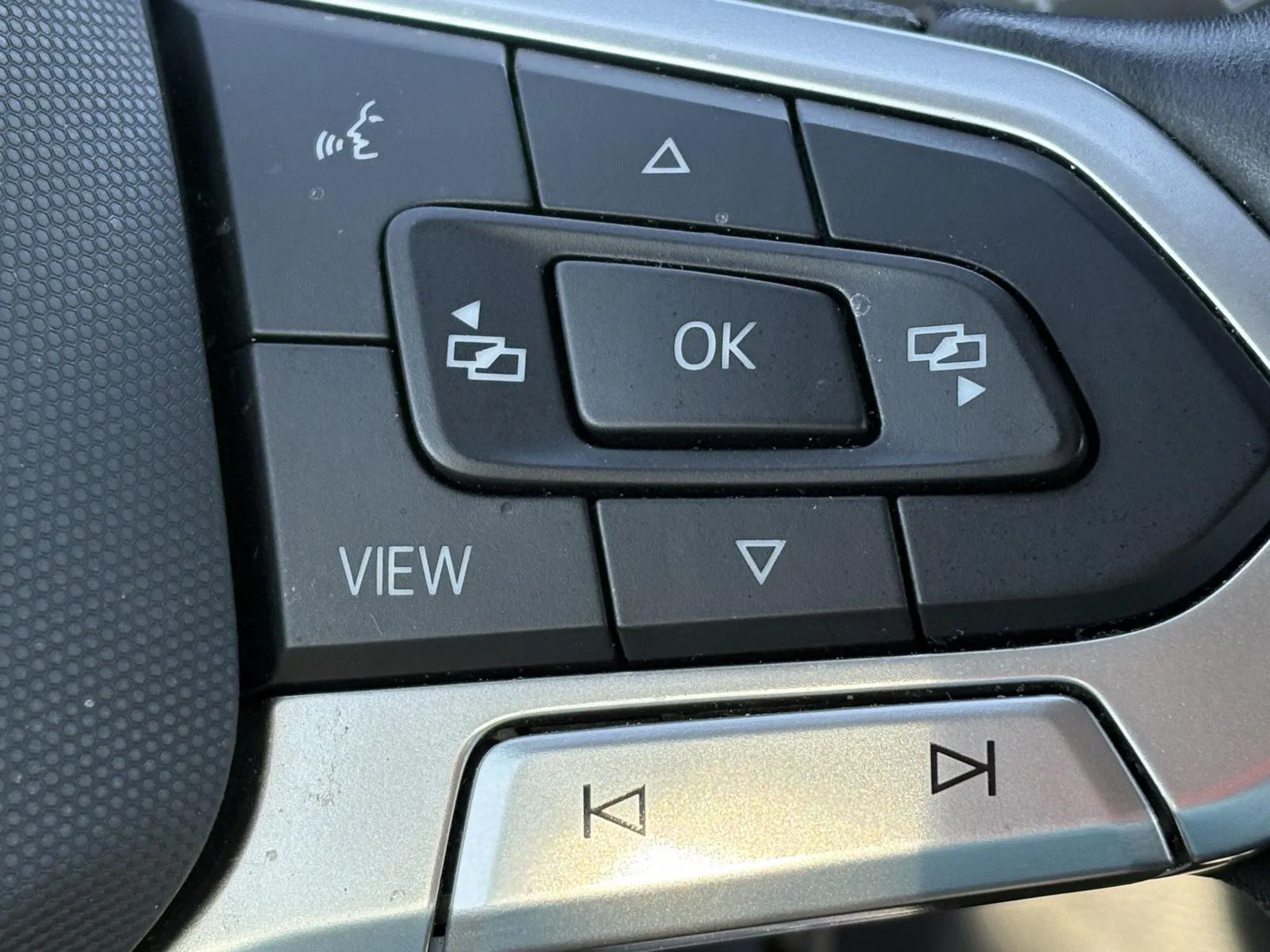 2024 Volkswagen Jetta S - Photo 10