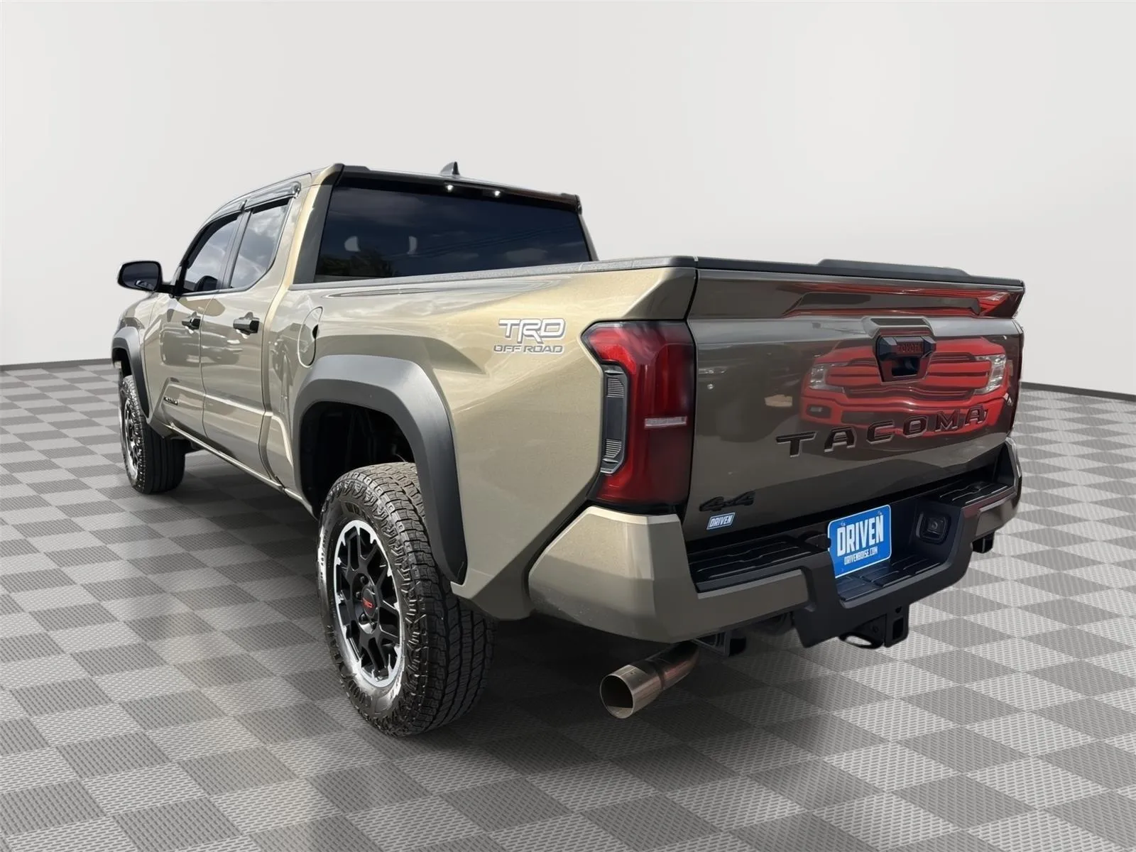 Toyota Tacoma photo 7
