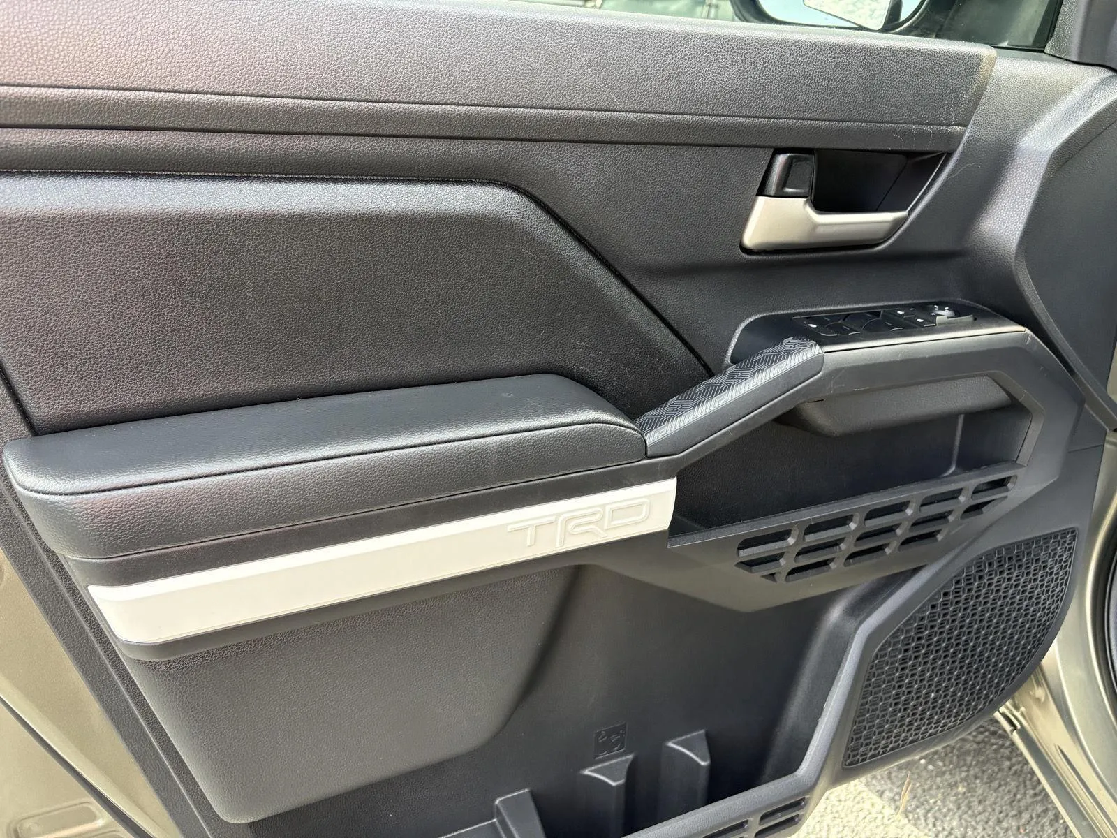 Toyota Tacoma photo 9