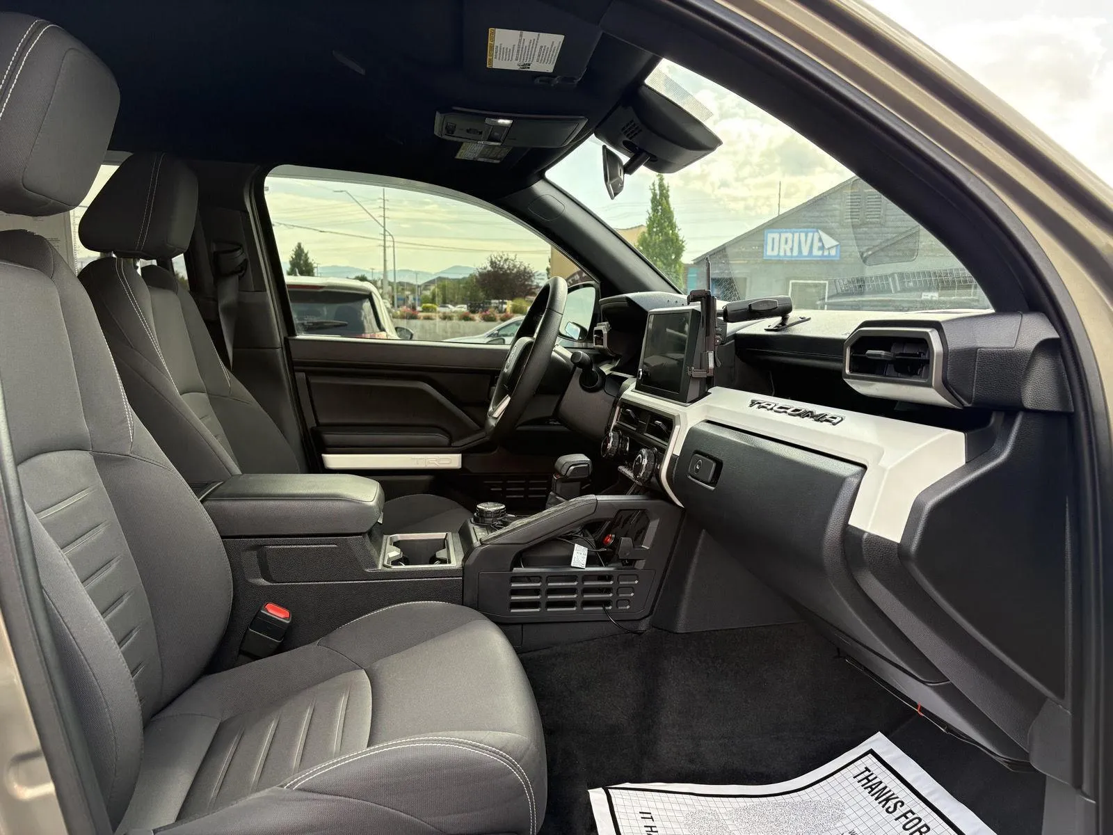 Toyota Tacoma photo 22