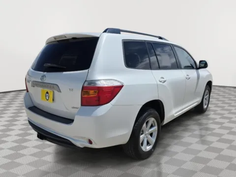 More photos of 2008 Toyota Highlander at Driven, ID