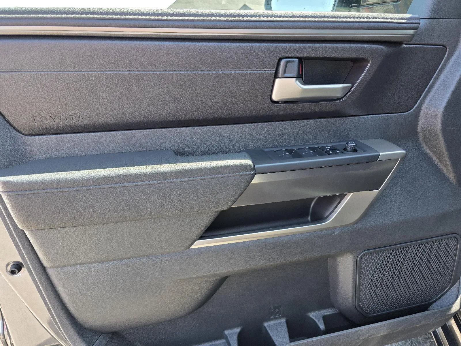 Toyota Tundra photo 9