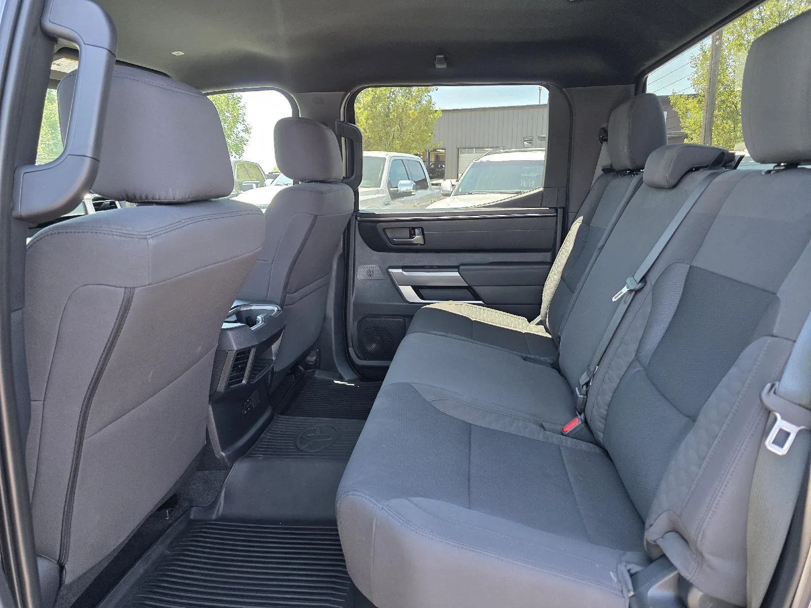 Toyota Tundra photo 10
