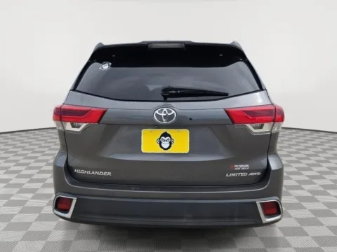 More photos of 2017 Toyota Highlander Limited Platinum at Driven, ID