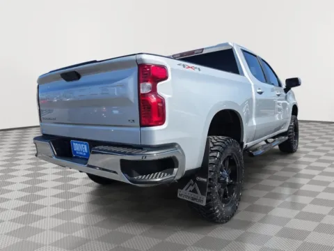 More photos of 2019 Chevrolet Silverado 1500 LT at Driven, ID
