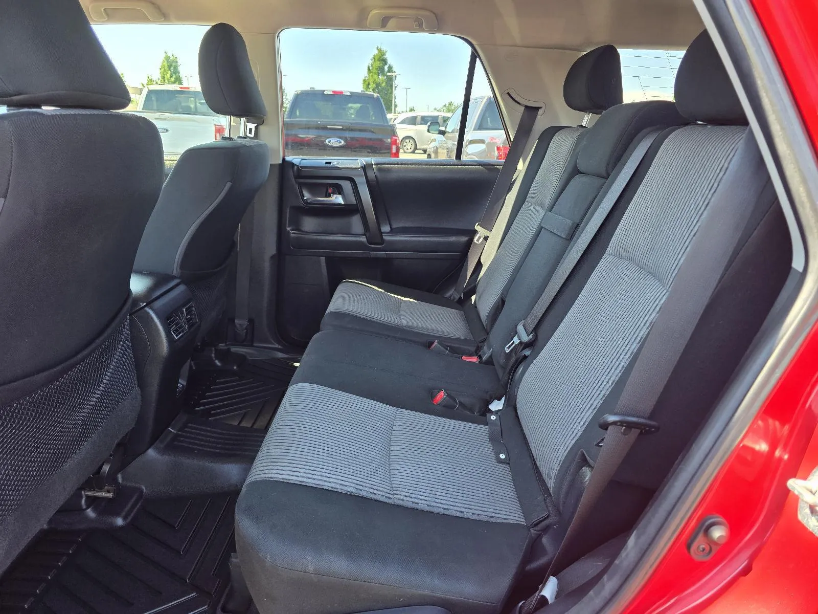 Toyota 4Runner photo 10