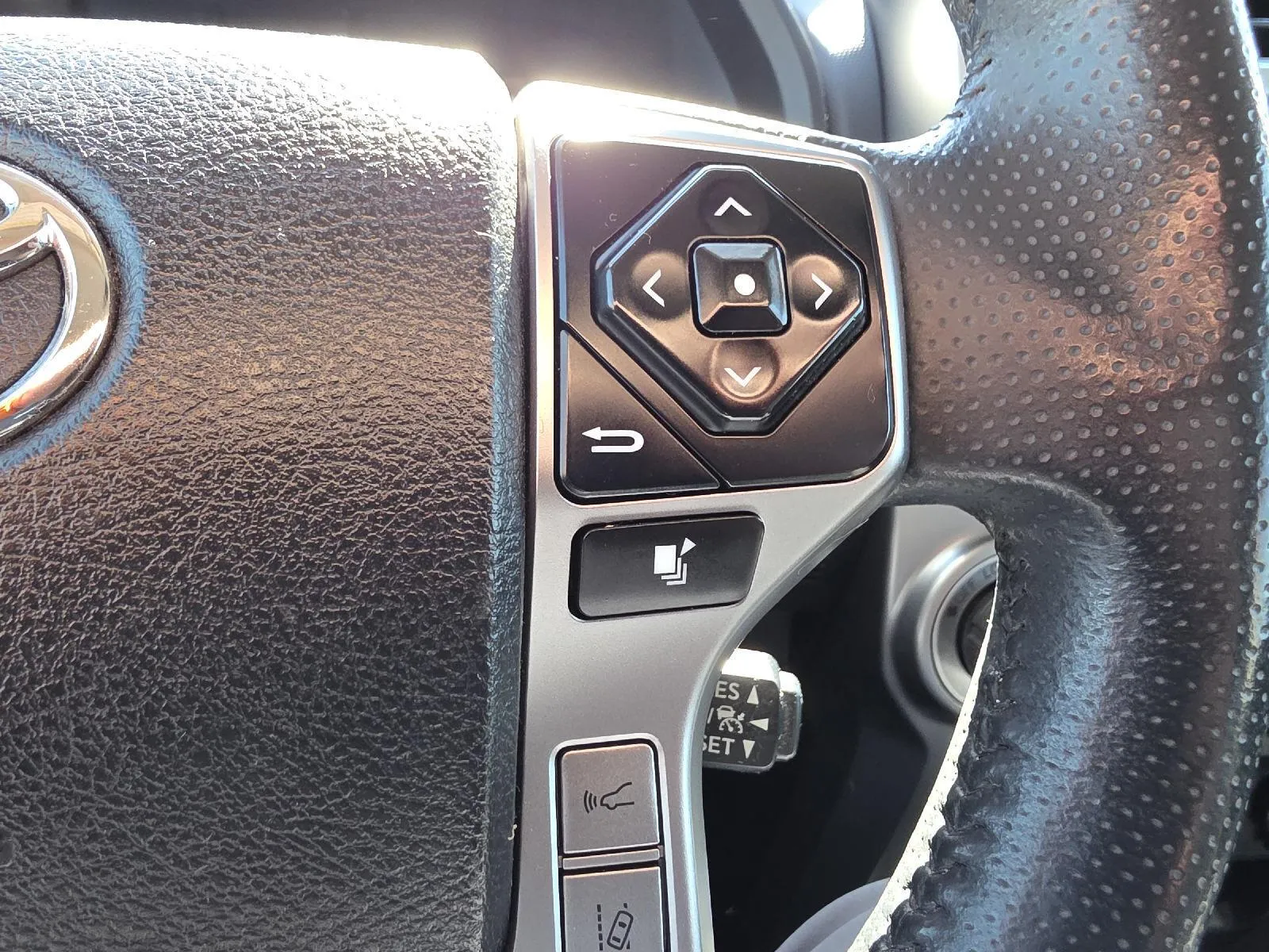 Toyota 4Runner photo 15
