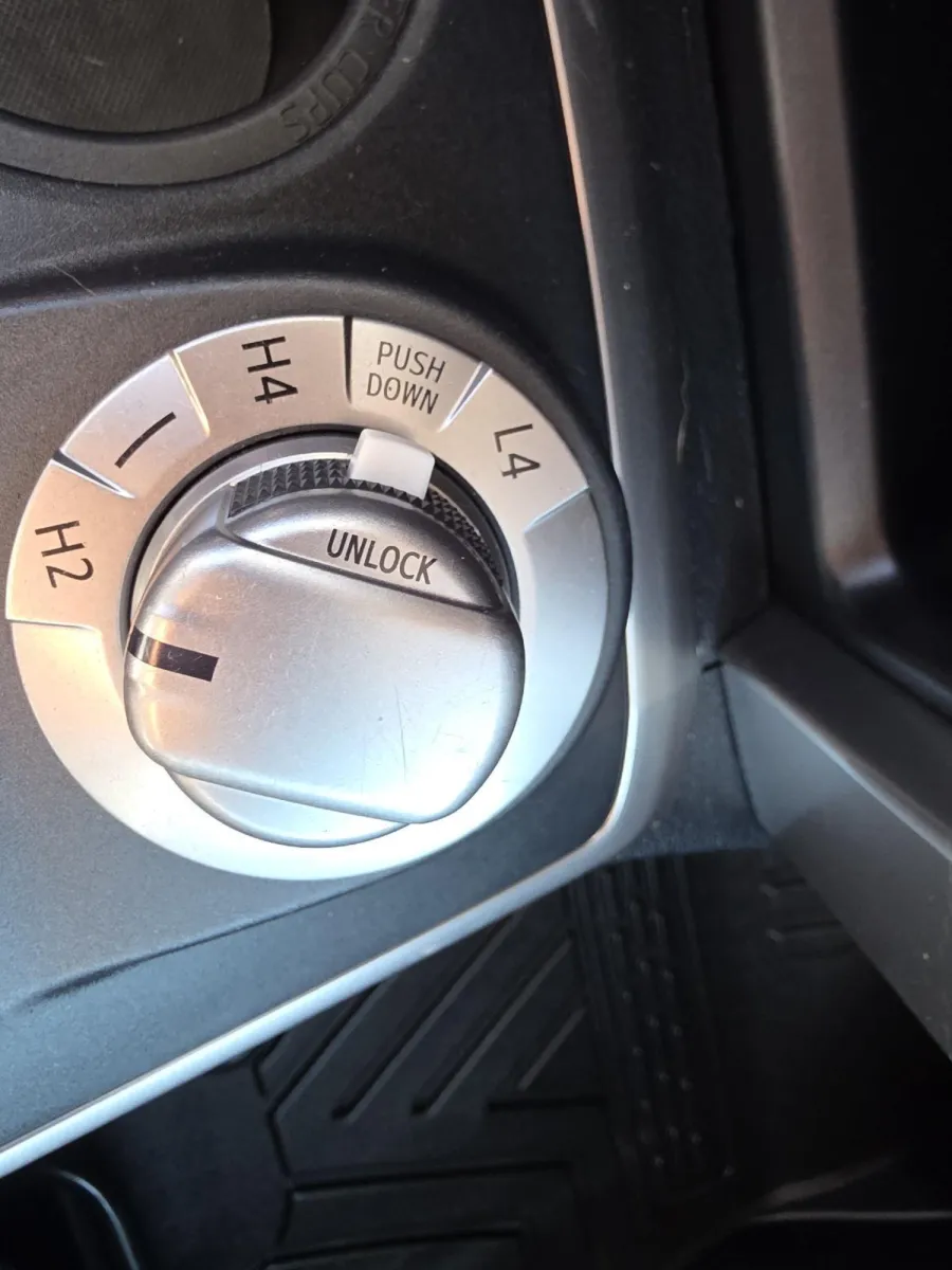 Toyota 4Runner photo 21