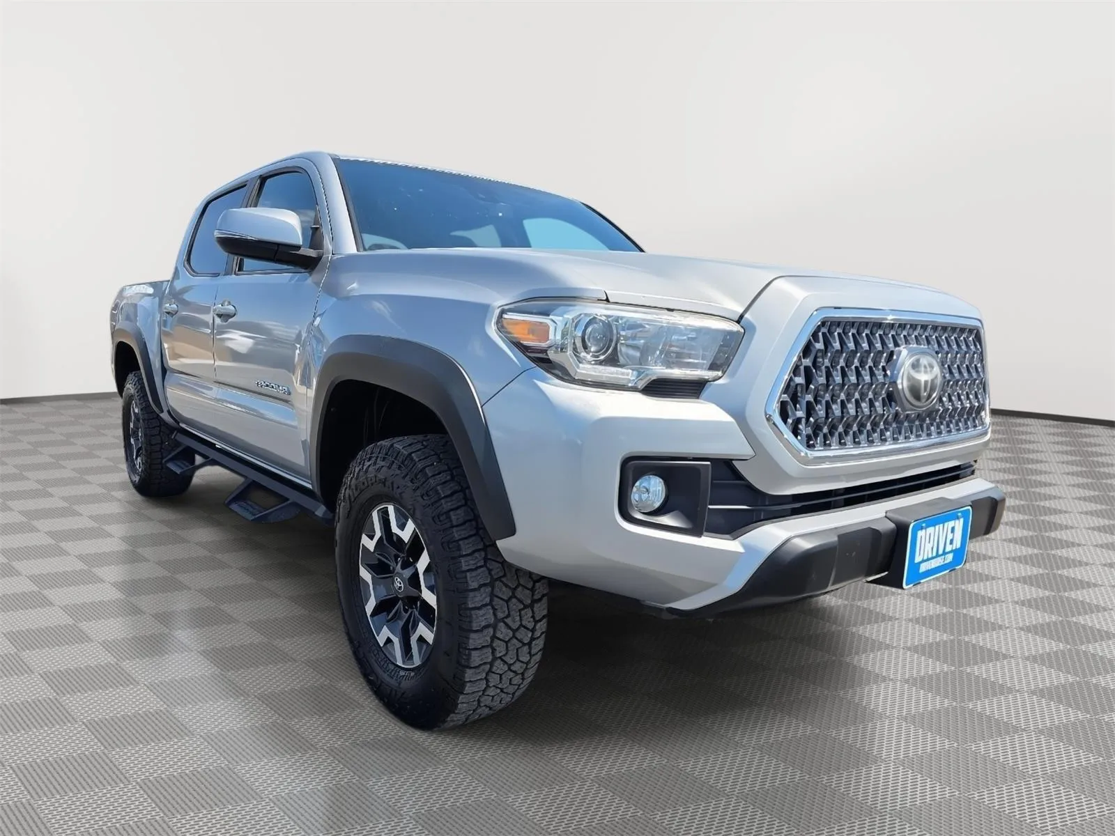 Toyota Tacoma photo 3