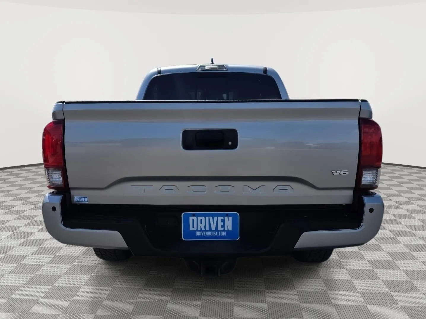 Toyota Tacoma photo 5