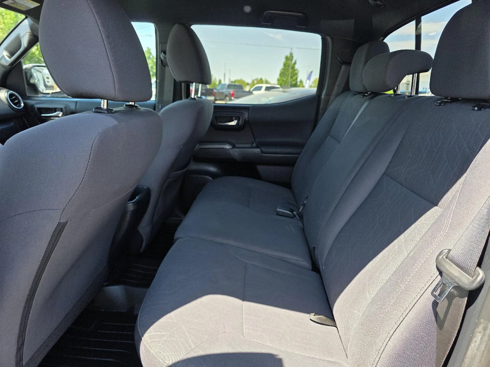 Toyota Tacoma photo 10