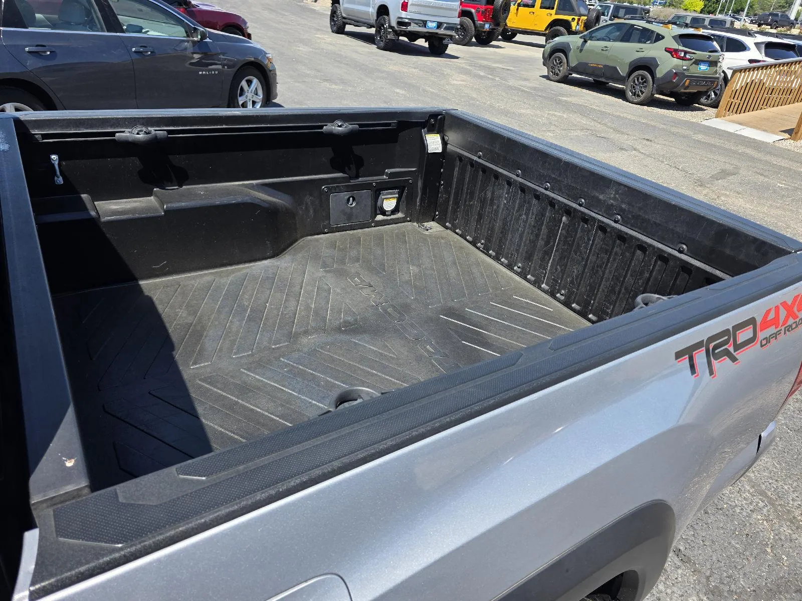 Toyota Tacoma photo 24