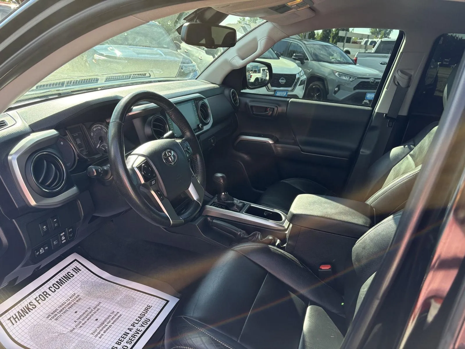Toyota Tacoma photo 9