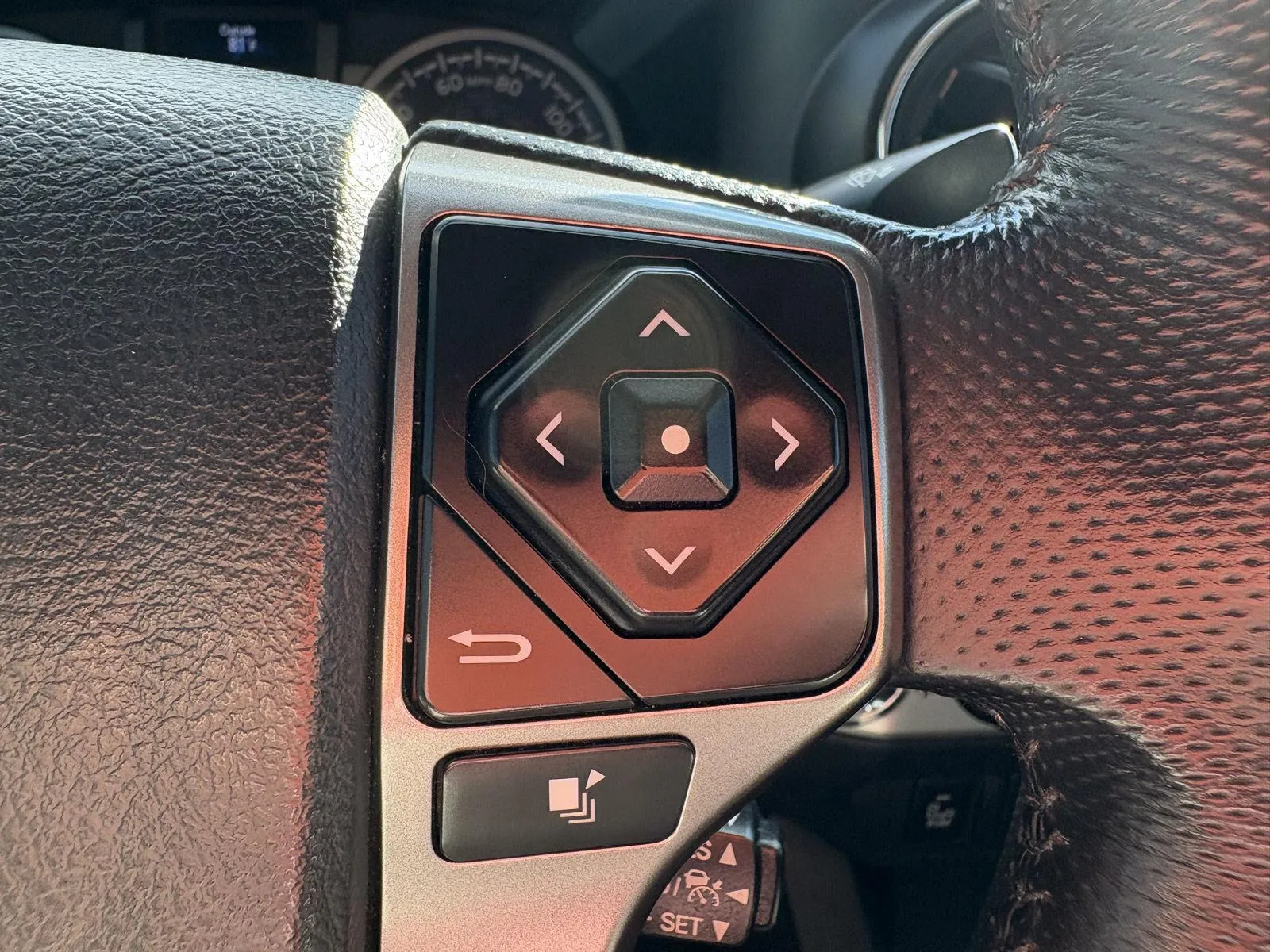 Toyota Tacoma photo 15