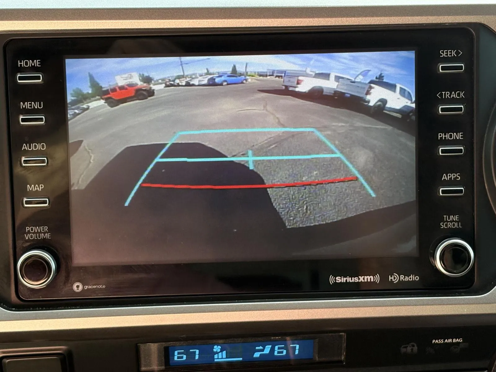 Toyota Tacoma photo 18