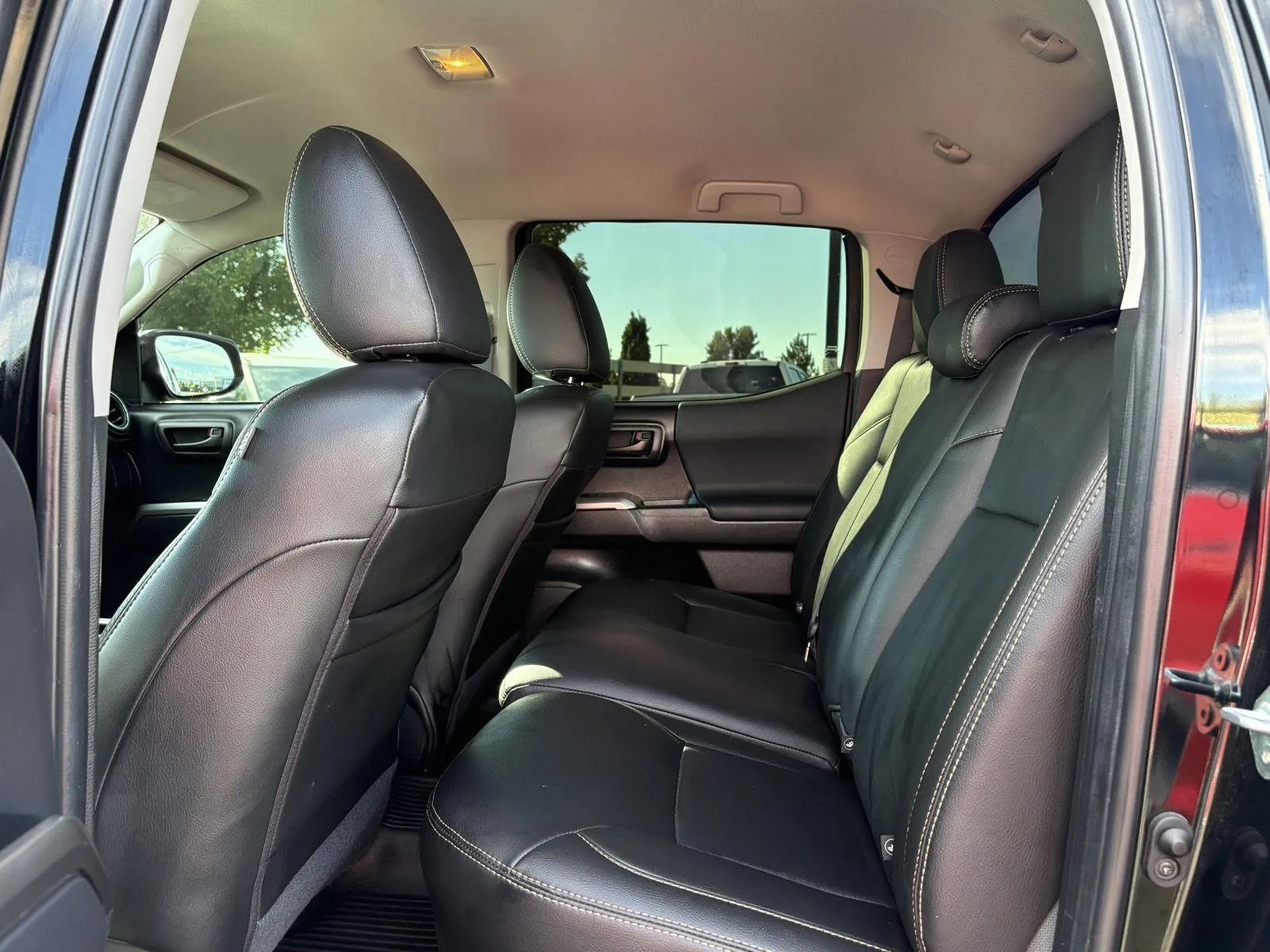 Toyota Tacoma photo 23