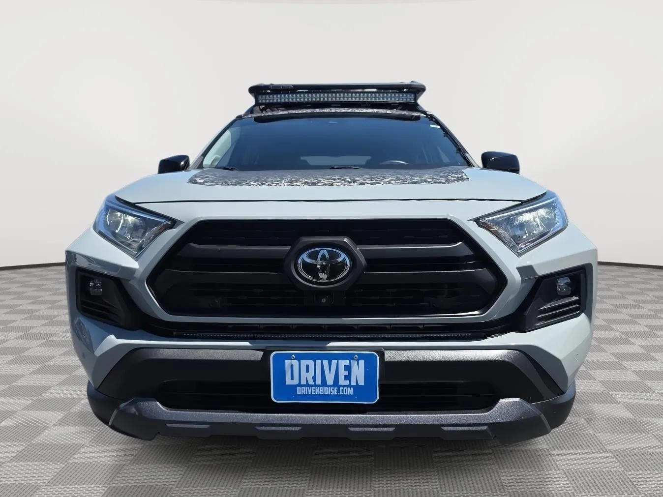Toyota RAV4 photo 2
