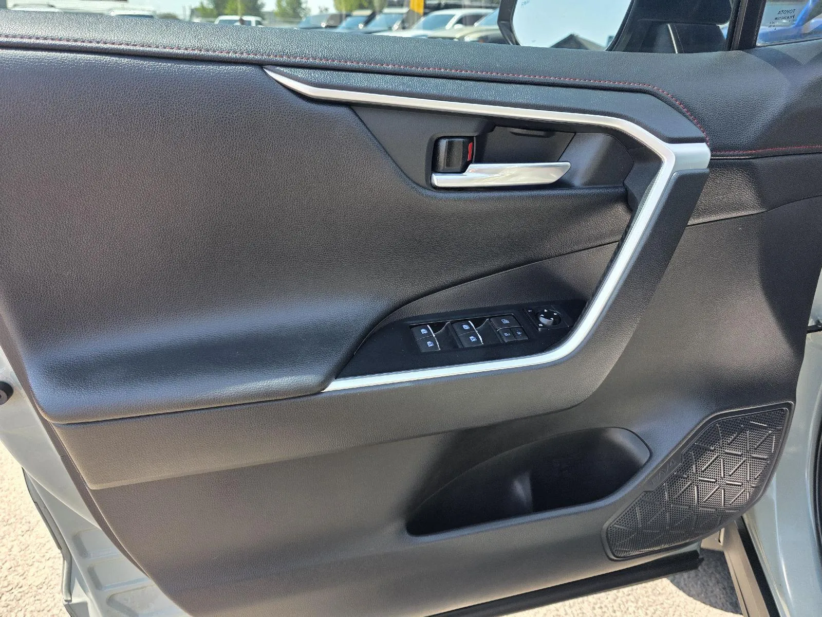 Toyota RAV4 photo 9