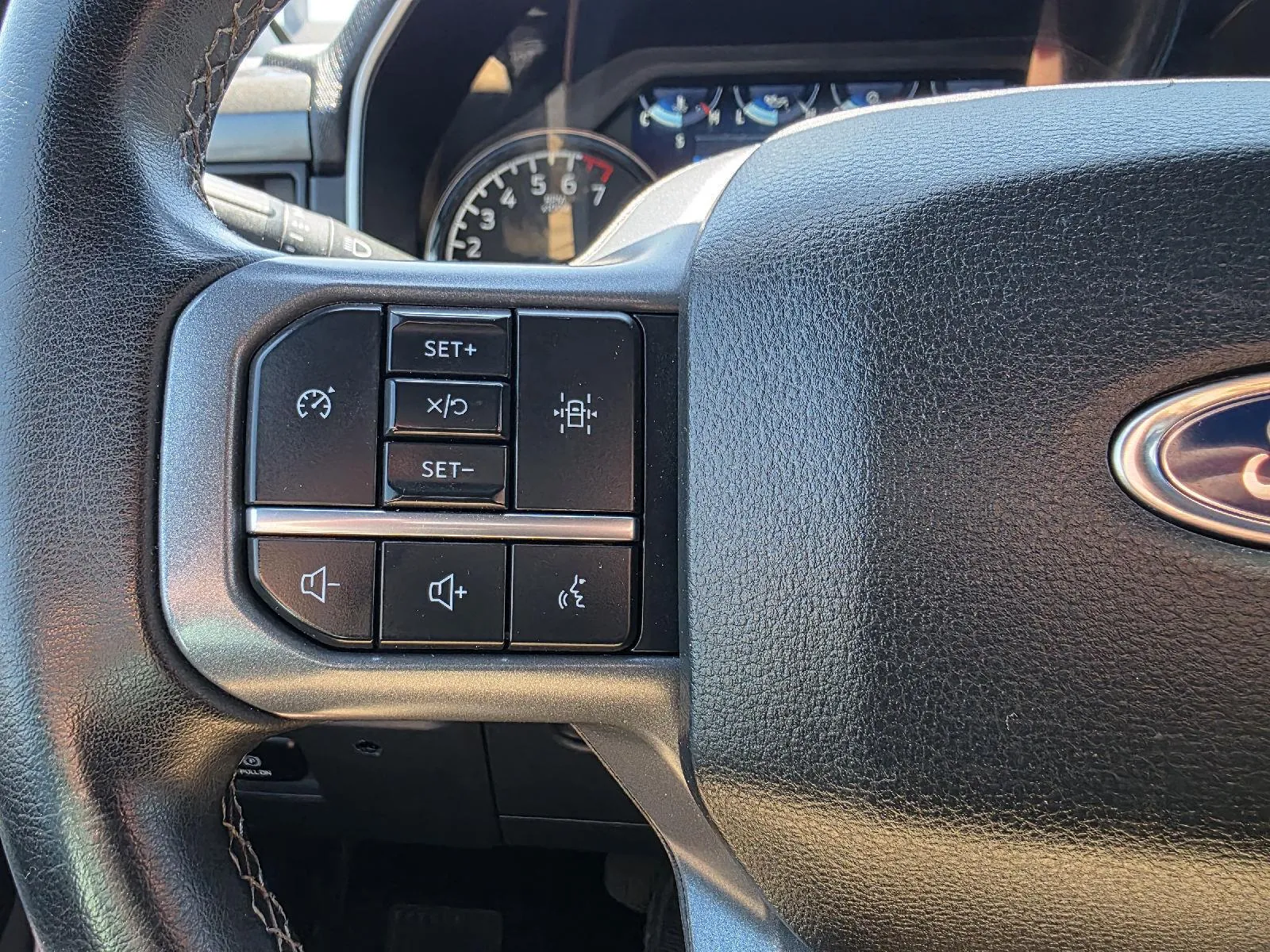 Ford F-150 photo 13