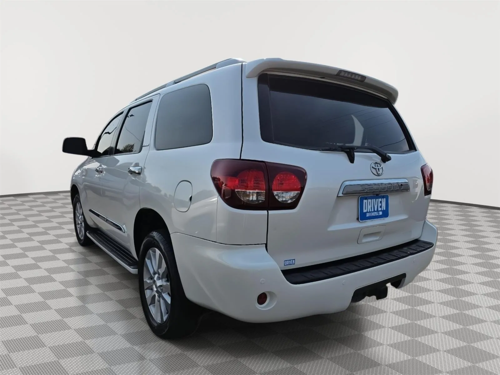 Toyota Sequoia photo 6