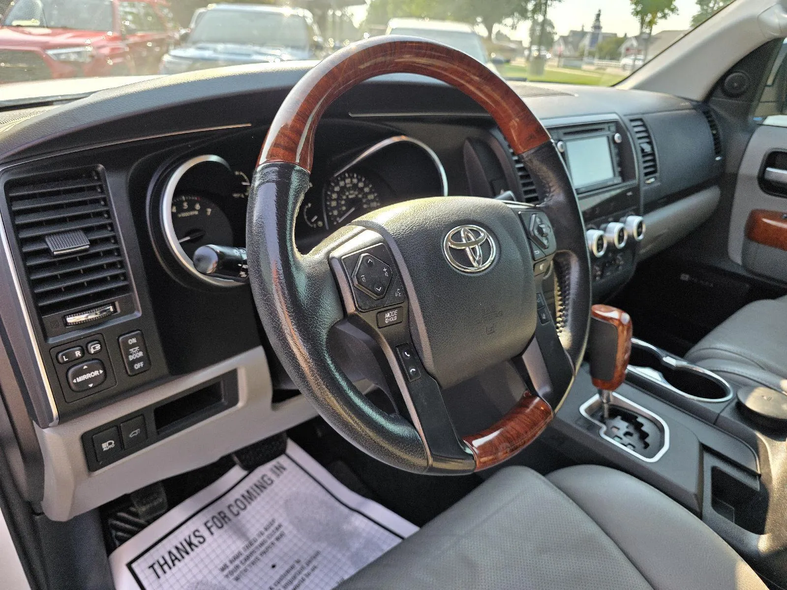 Toyota Sequoia photo 8