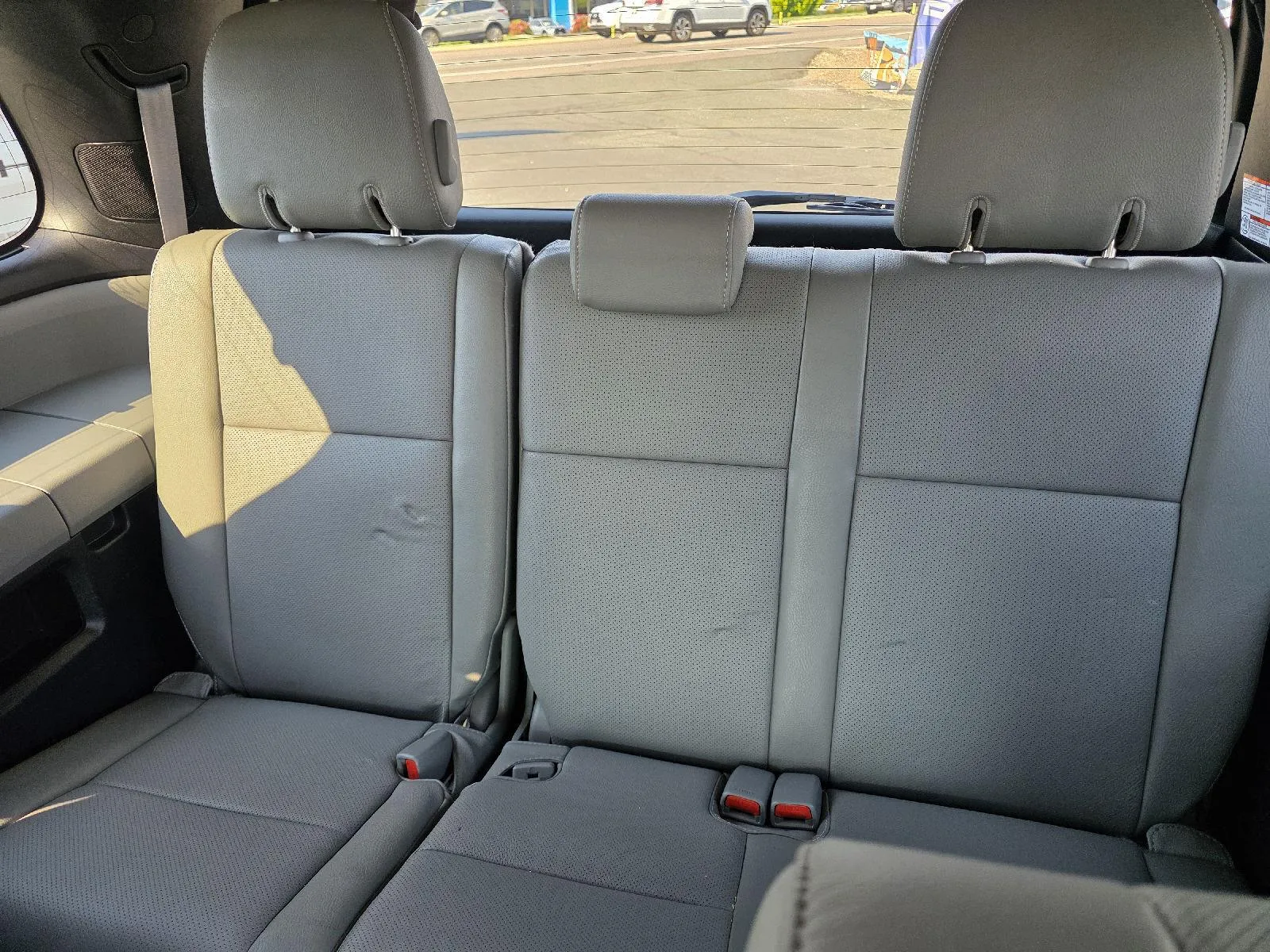Toyota Sequoia photo 14
