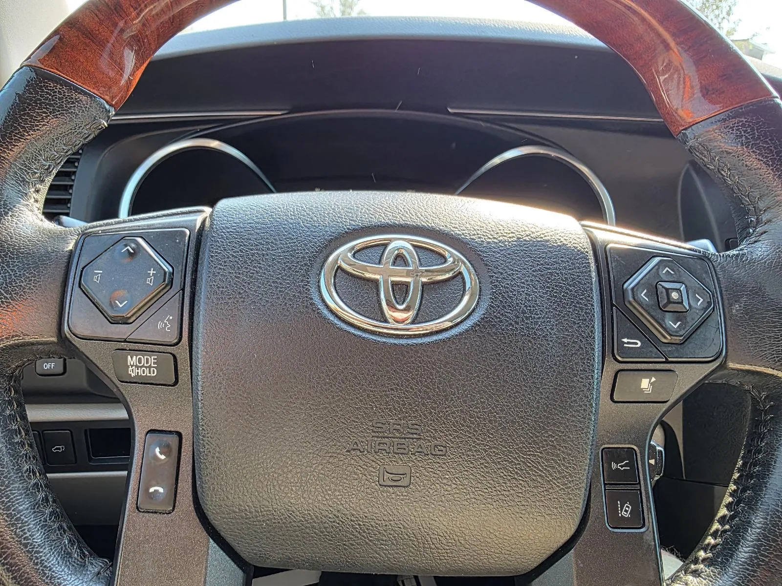 Toyota Sequoia photo 17