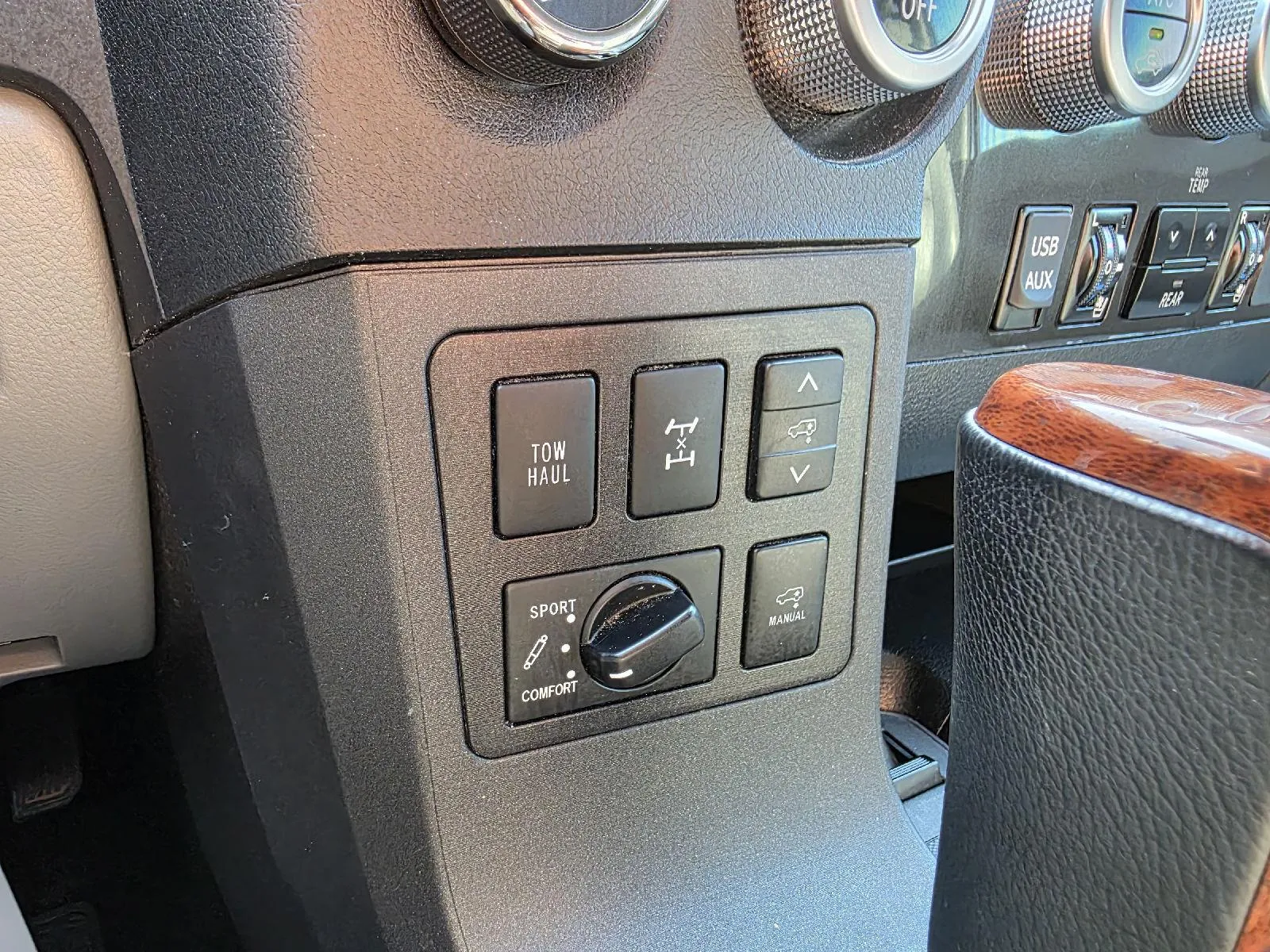 Toyota Sequoia photo 19