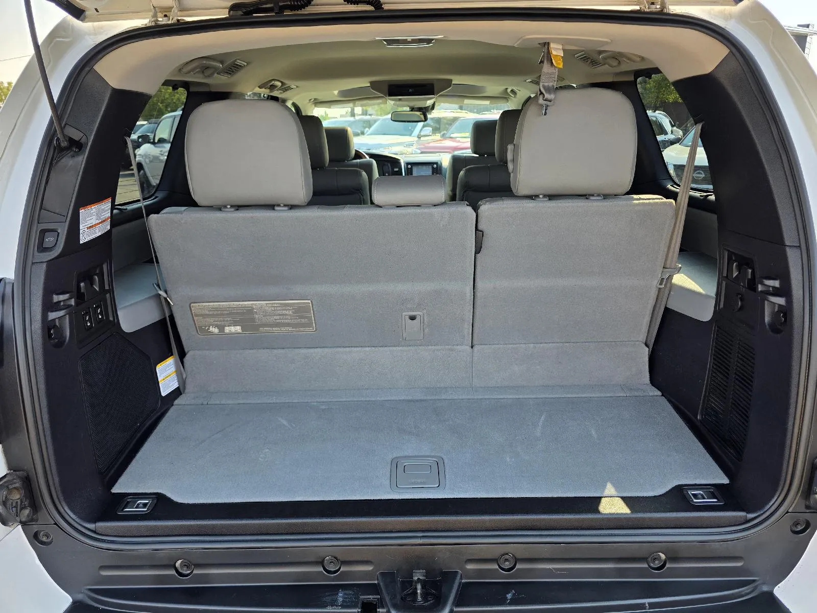Toyota Sequoia photo 26