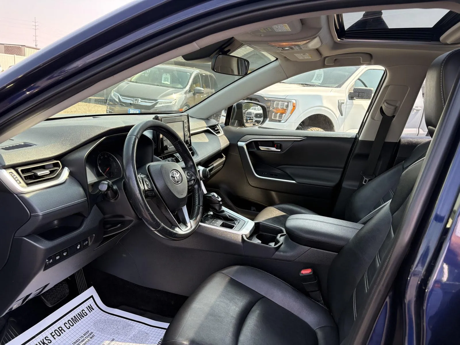 Toyota RAV4 photo 8