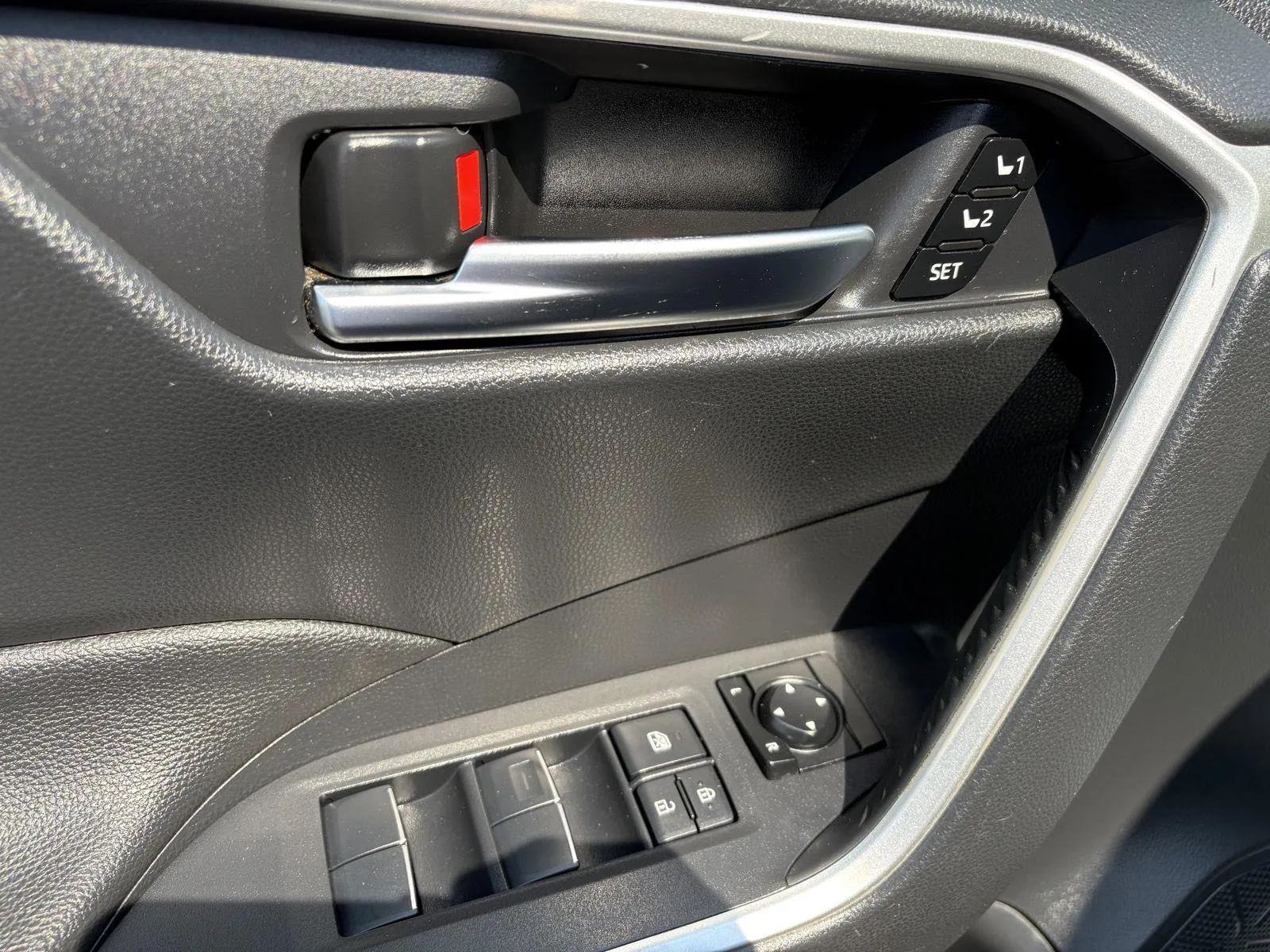 Toyota RAV4 photo 9