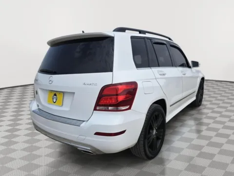More photos of 2015 Mercedes-Benz GLK-Class GLK 350 at Driven, ID