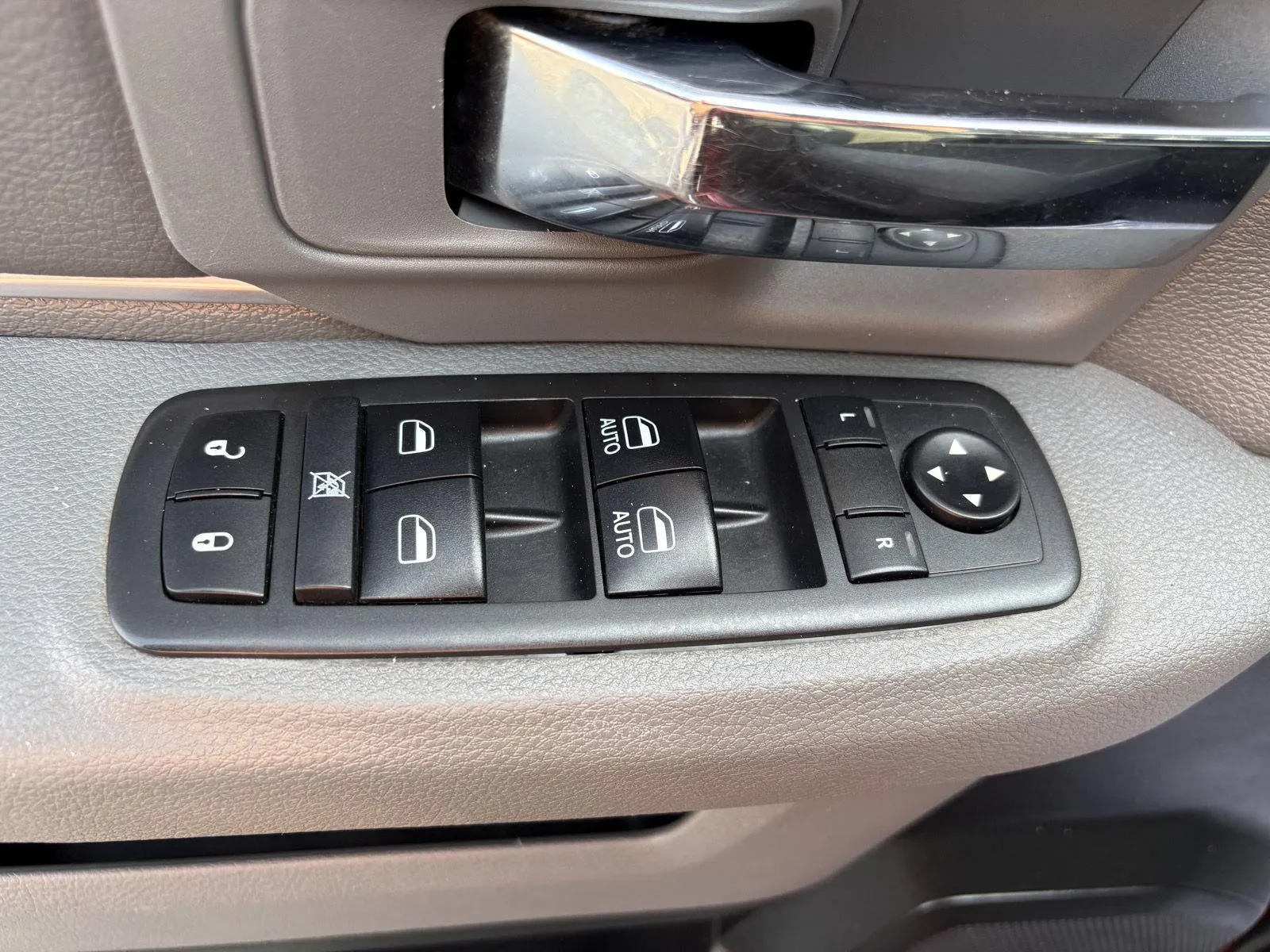 Ram 1500 photo 9