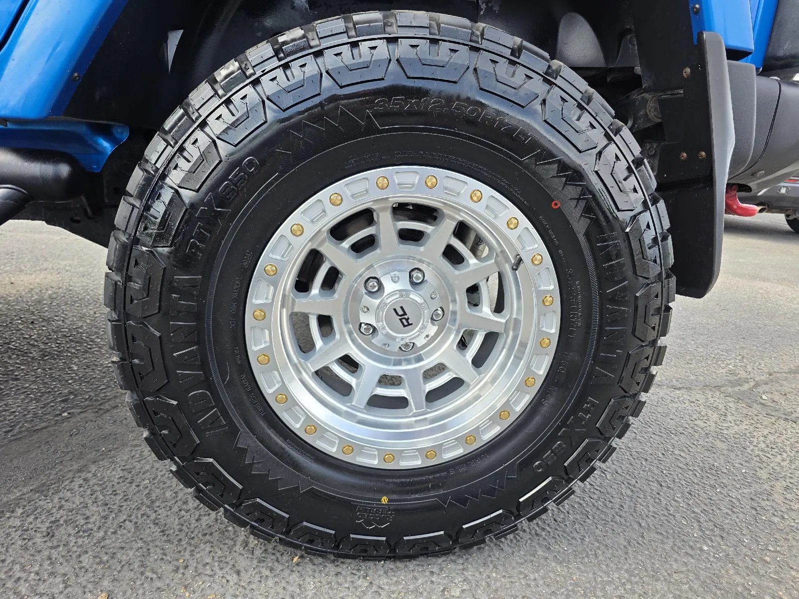 Jeep Wrangler photo 11