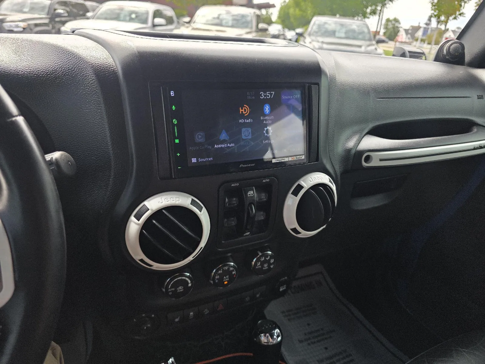 Jeep Wrangler photo 15