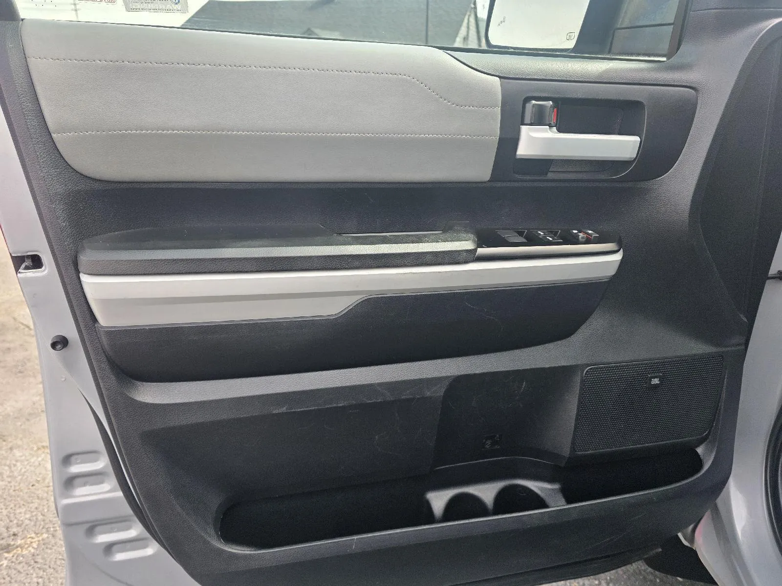 Toyota Tundra photo 9