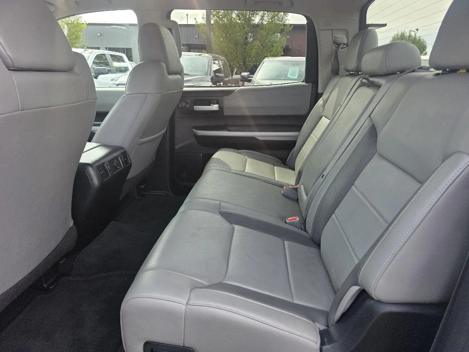 Toyota Tundra photo 10
