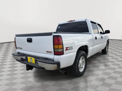 More photos of 2006 GMC Sierra 1500 SLE2 at Driven, ID