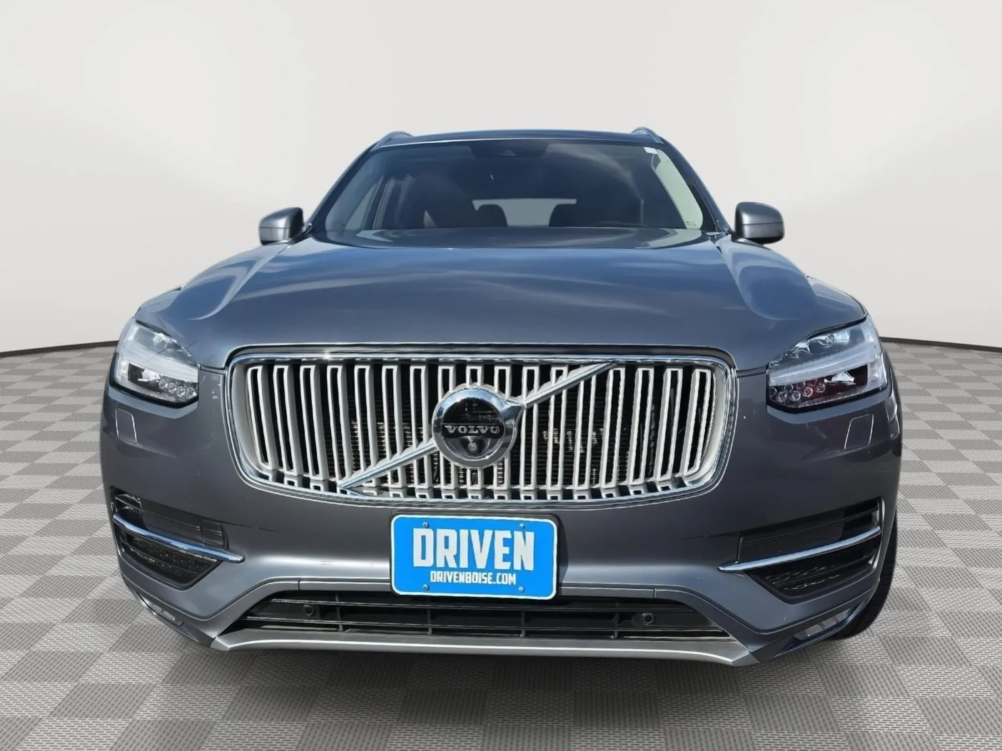 Volvo XC90 photo 2