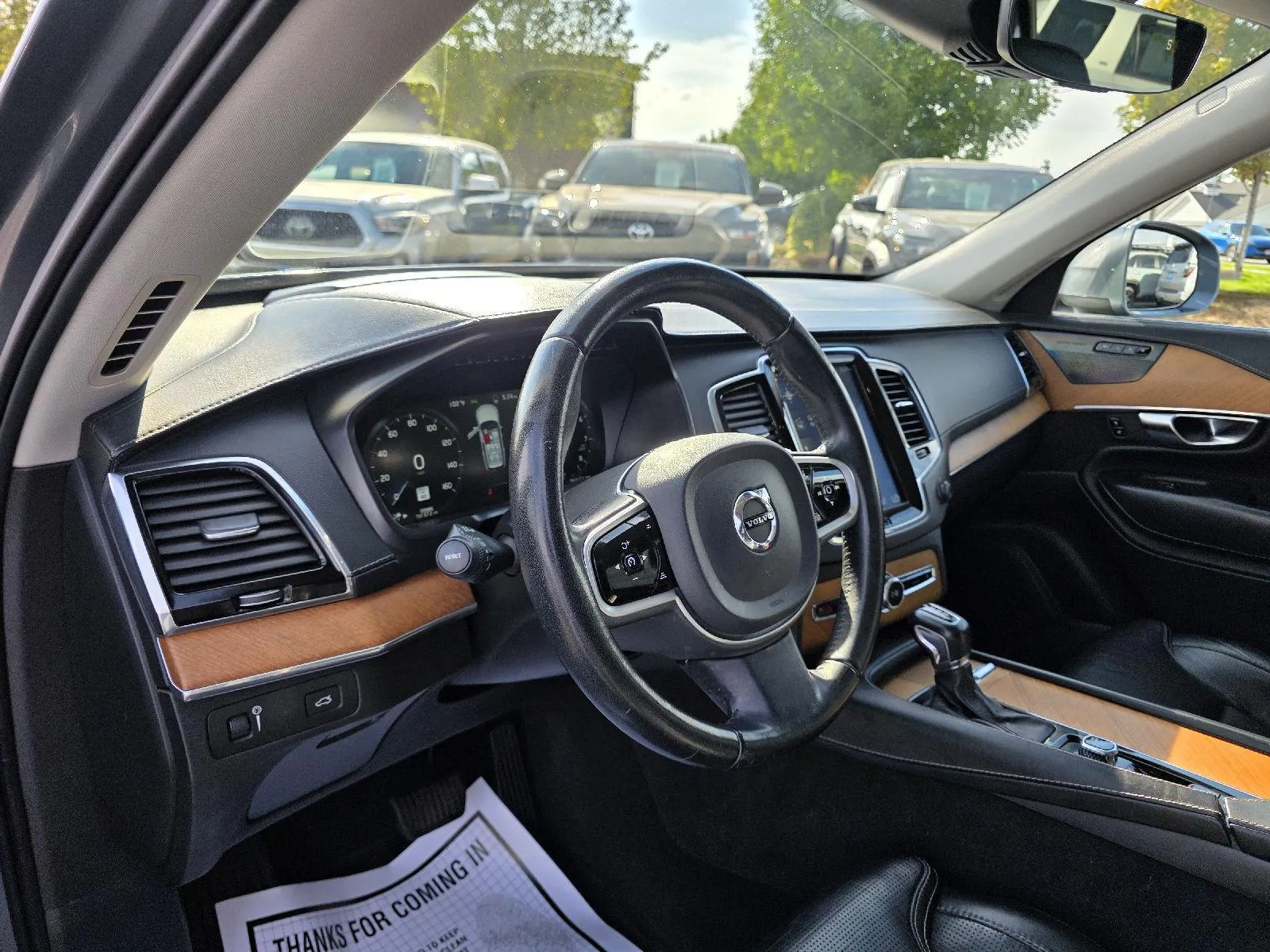 Volvo XC90 photo 8