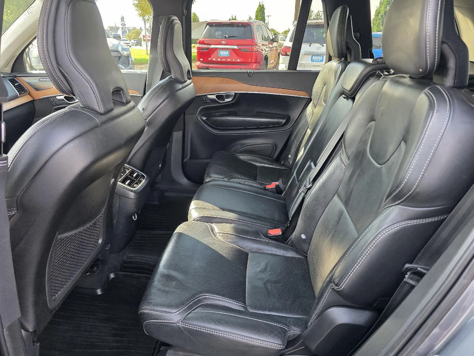 Volvo XC90 photo 10