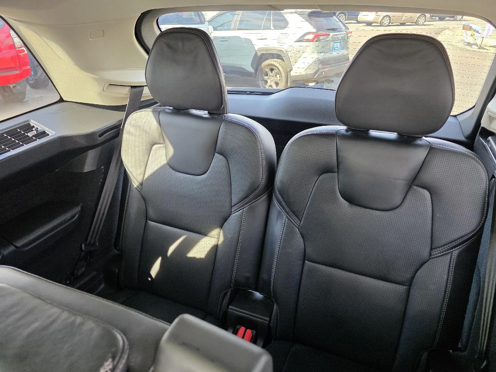 Volvo XC90 photo 11