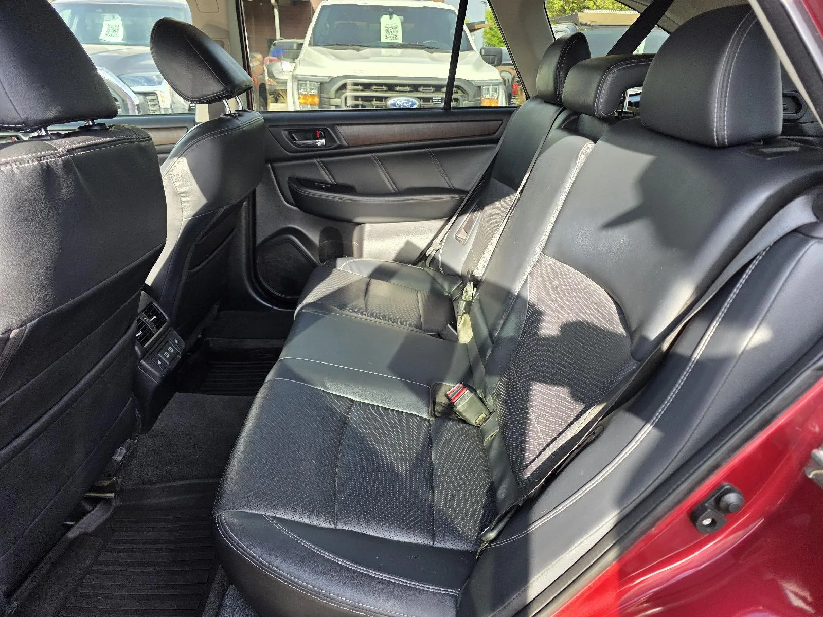 Subaru Outback photo 10