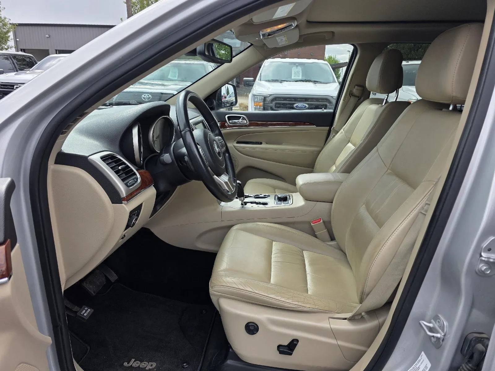 Jeep Grand Cherokee photo 7