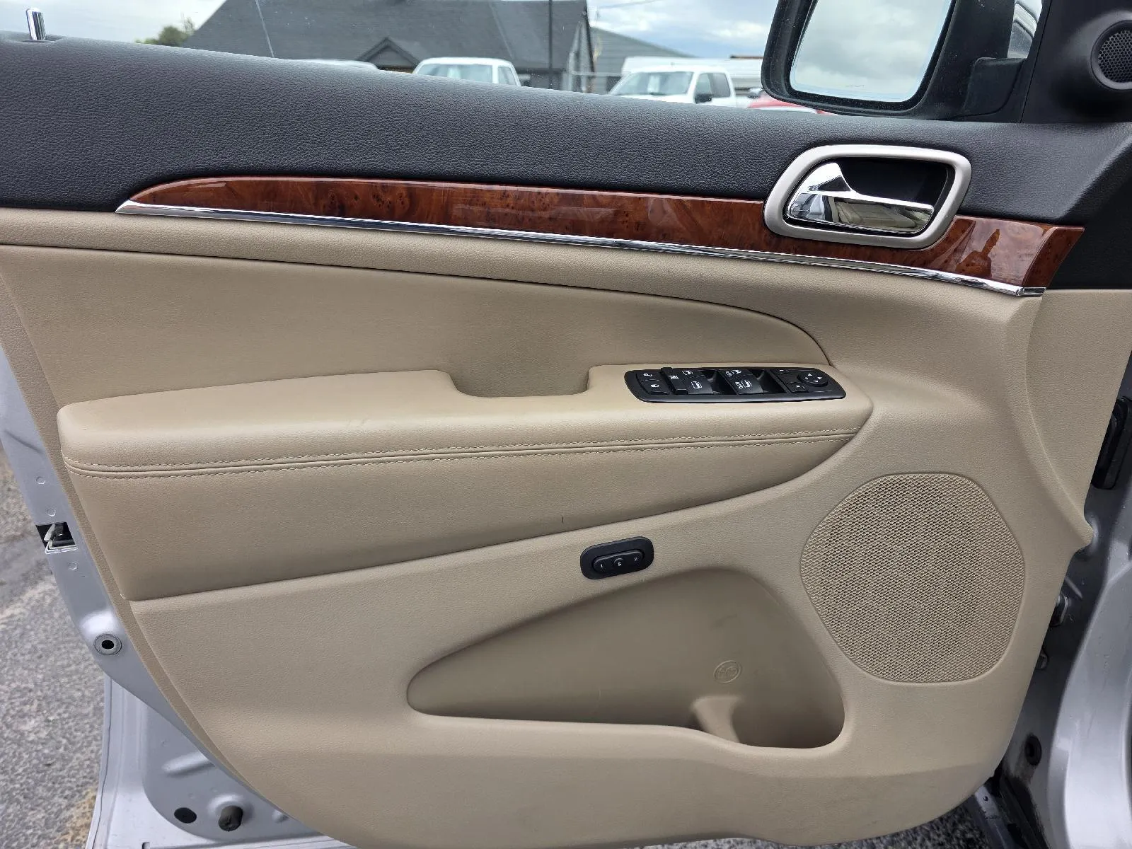 Jeep Grand Cherokee photo 9