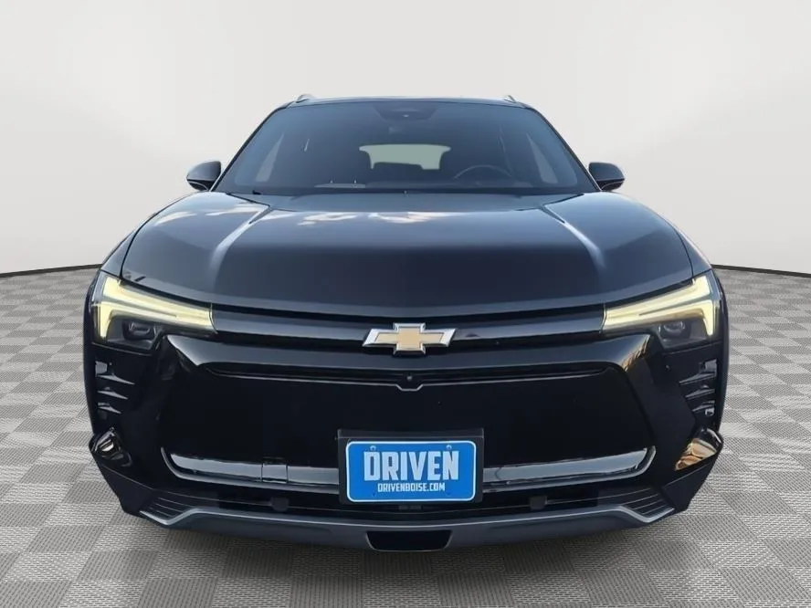 Chevrolet Blazer photo 2
